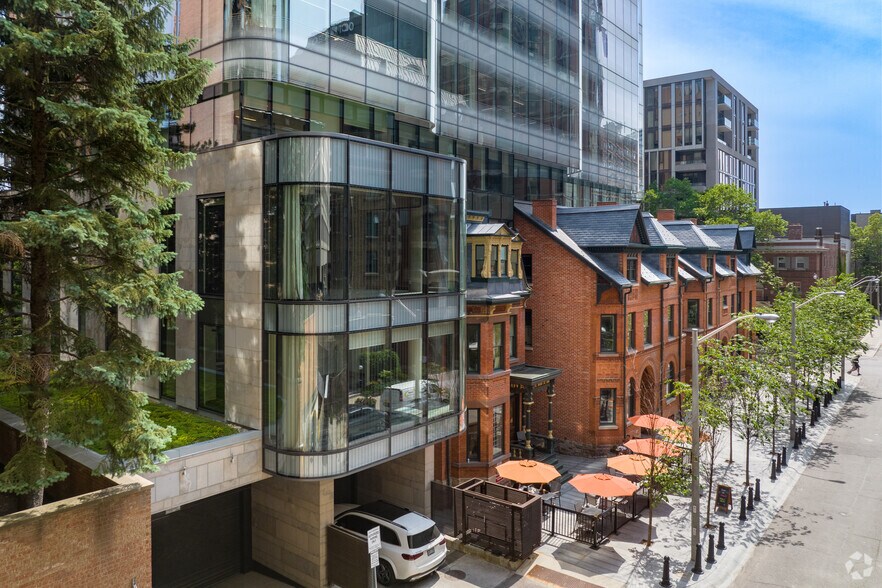 More Photos Of 7 St. Thomas St, Toronto Medical For Sale