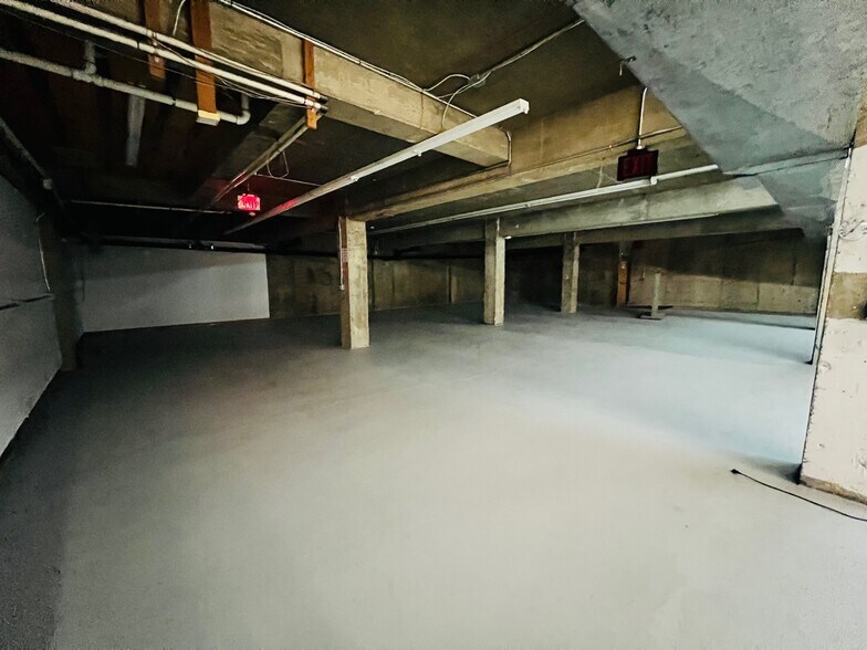 More Photos Of 183 S Broadway, Hicksville Office For Lease