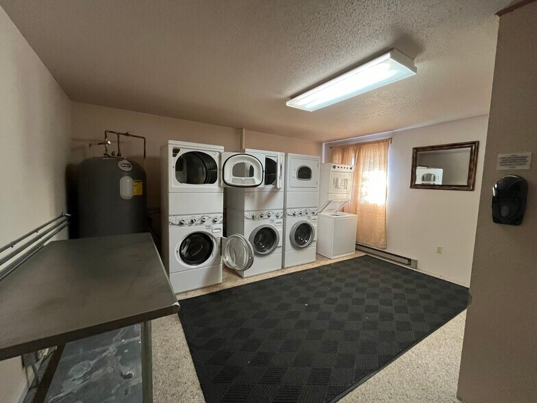 More Photos Of 913 4th St SW, Stanley Hotel For Sale