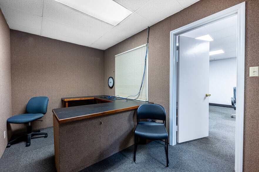 More Photos Of 6 S Smithville Rd, Dayton Office For Sale