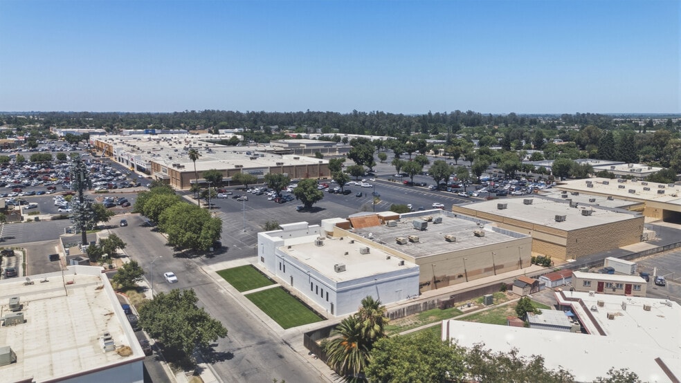More Photos Of 635 Fairfield Dr, Merced Movie Theatre For Sale