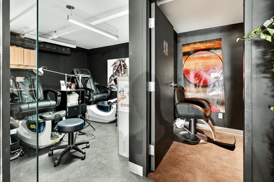 More Photos Of 1200 Rue Atateken, Montréal Storefront Retail Residential For Sale