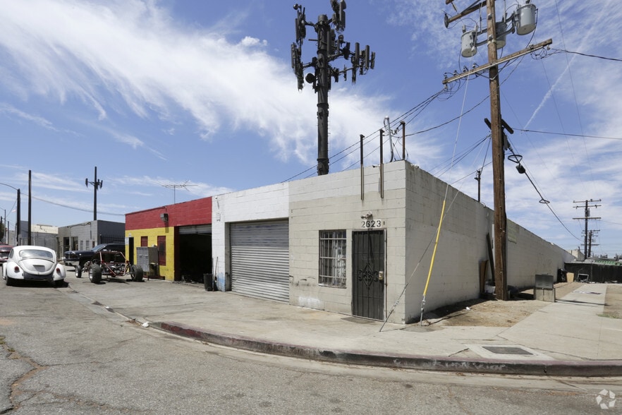 Primary Photo Of 2611-2623 E 67th St, Long Beach Warehouse For Lease