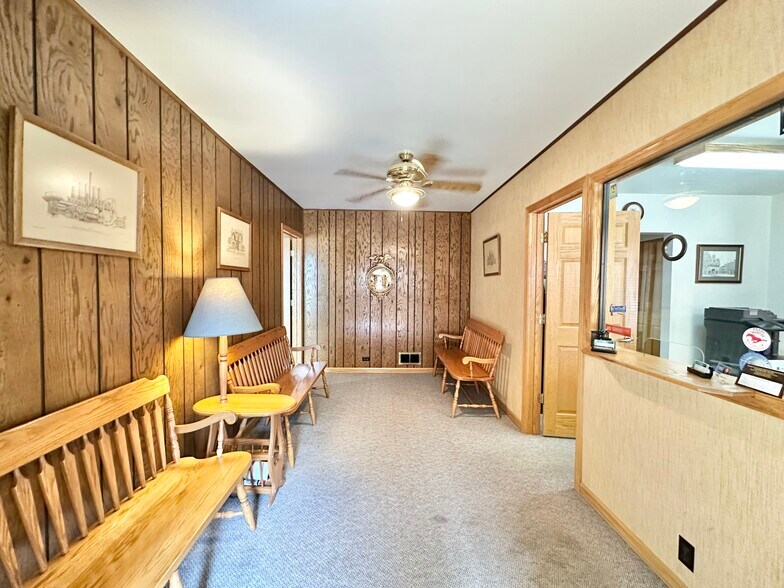 More Photos Of 510 Ridge Rd, Munster Office For Lease