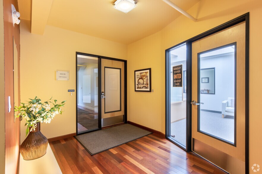 More Photos Of 2130 Center St, Berkeley Storefront Retail Office For Lease