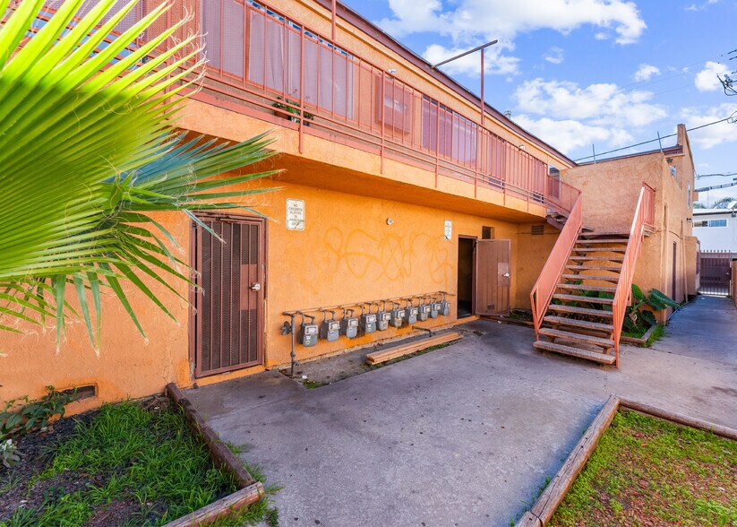 More Photos Of 1410 French St, Santa Ana Apartments For Sale