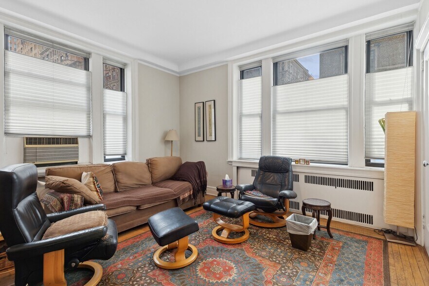 More Photos Of 525 West End Ave, New York Apartments For Lease