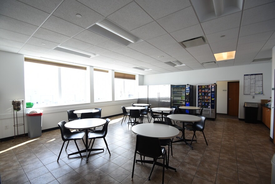 More Photos Of 4225 38th St S, Fargo Office For Lease