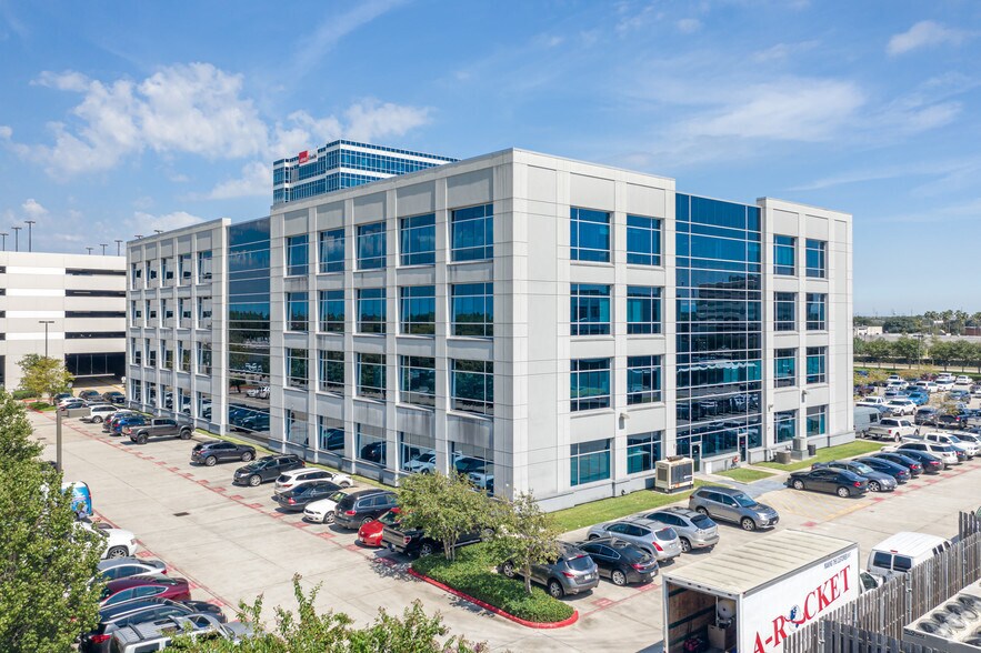 Primary Photo Of 250 Blossom St, Webster Medical For Lease