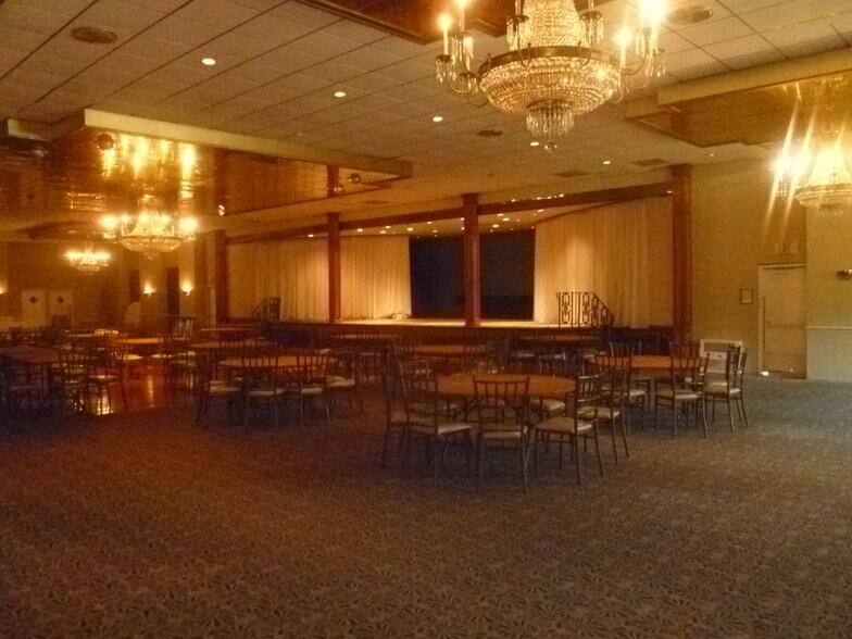 More Photos Of 1290 NY-94 Rt, New Windsor Township Lodge Meeting Hall For Sale