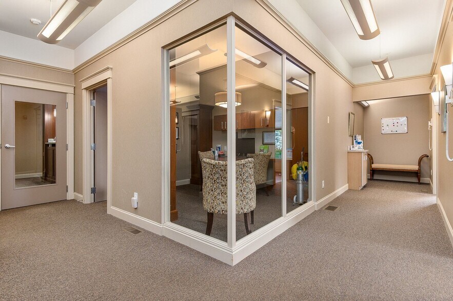 More Photos Of 22-26 School St, Merrimac Office For Sale