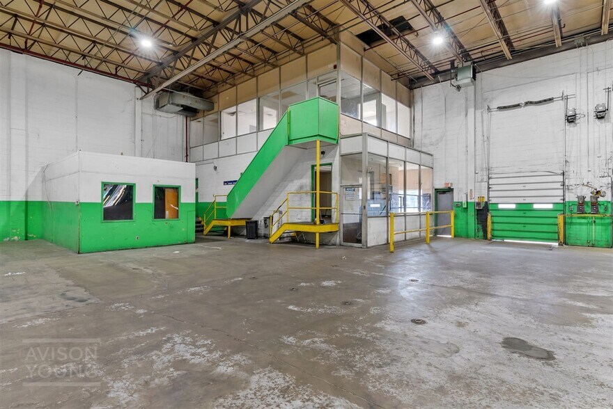 More Photos Of 300 S Main St, Mauldin Warehouse For Sale