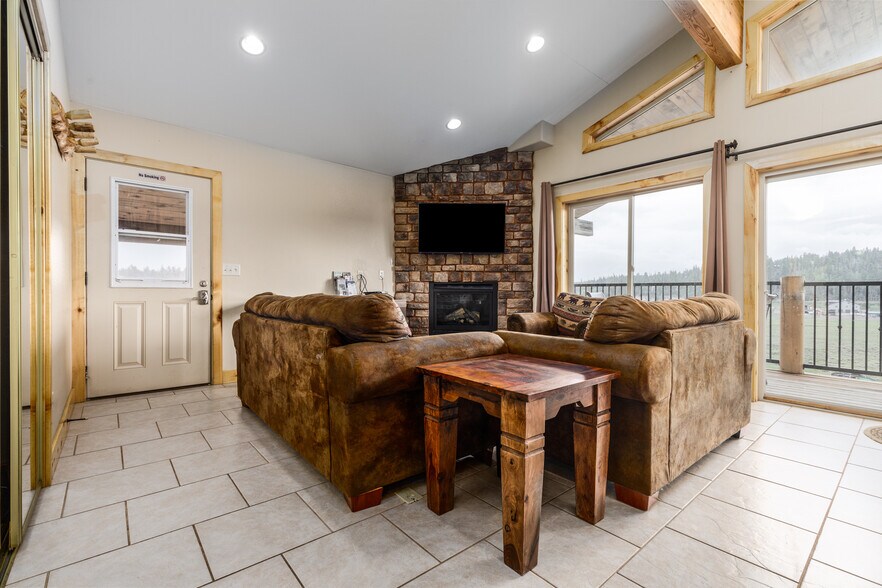 More Photos Of 885 Church Dr, Duck Creek Village Hospitality For Sale
