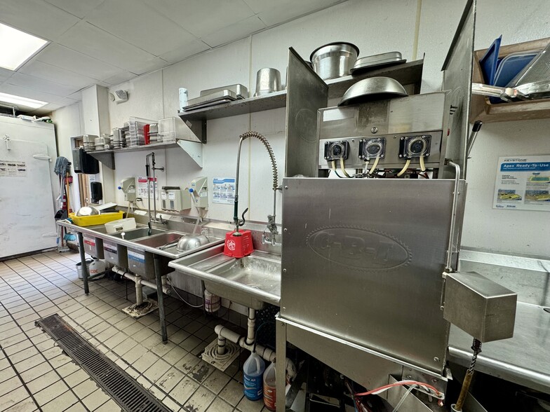 More Photos Of 2000 Harrison St, Hollywood Unknown For Lease