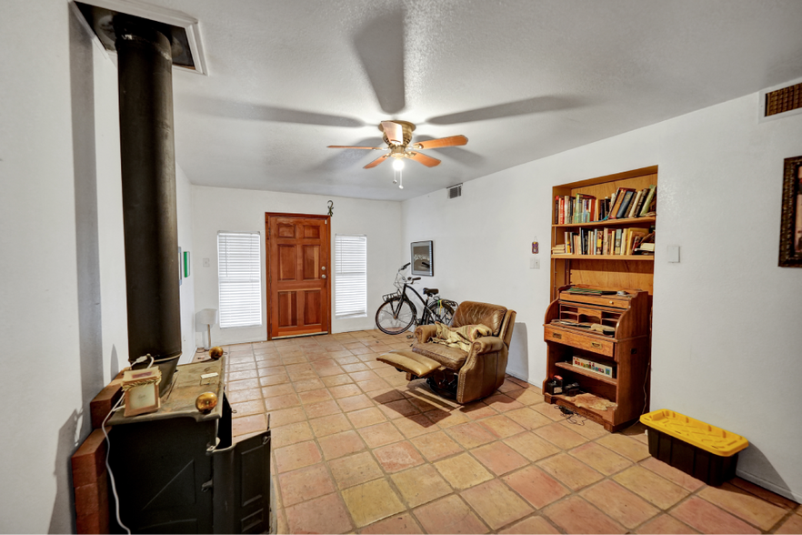 More Photos Of 1509 N Big Spring St, Midland Loft Creative Space For Sale