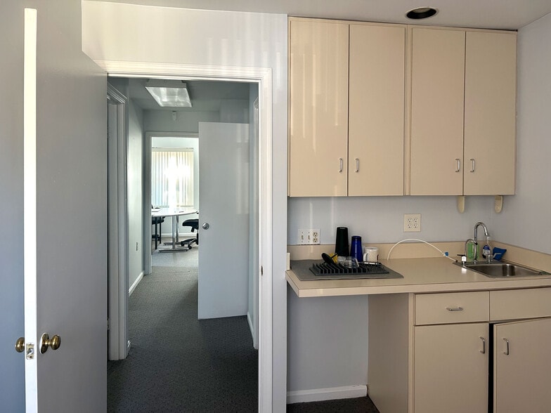 More Photos Of 15801-15811 Crabbs Branch Way, Rockville Office For Sale