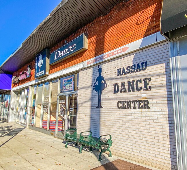 More Photos Of 851 Merrick Rd, Baldwin Storefront For Sale