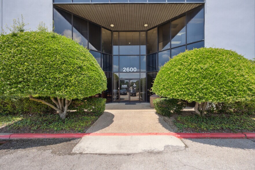 More Photos Of 2600 K Ave, Plano Office For Lease