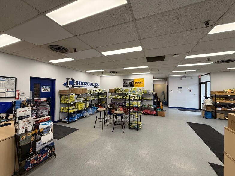 More Photos Of 8241 30th St SE, Calgary Distribution For Lease