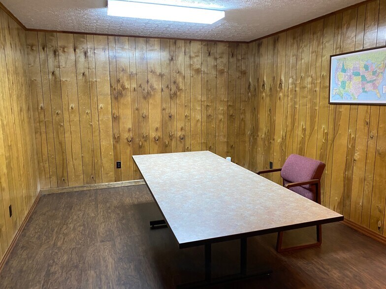 More Photos Of 315 Magazine St, Tupelo Office For Lease