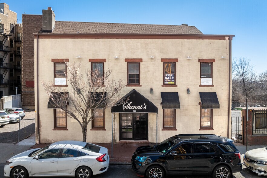 More Photos Of 510 Summit Ave, Jersey City Restaurant For Sale