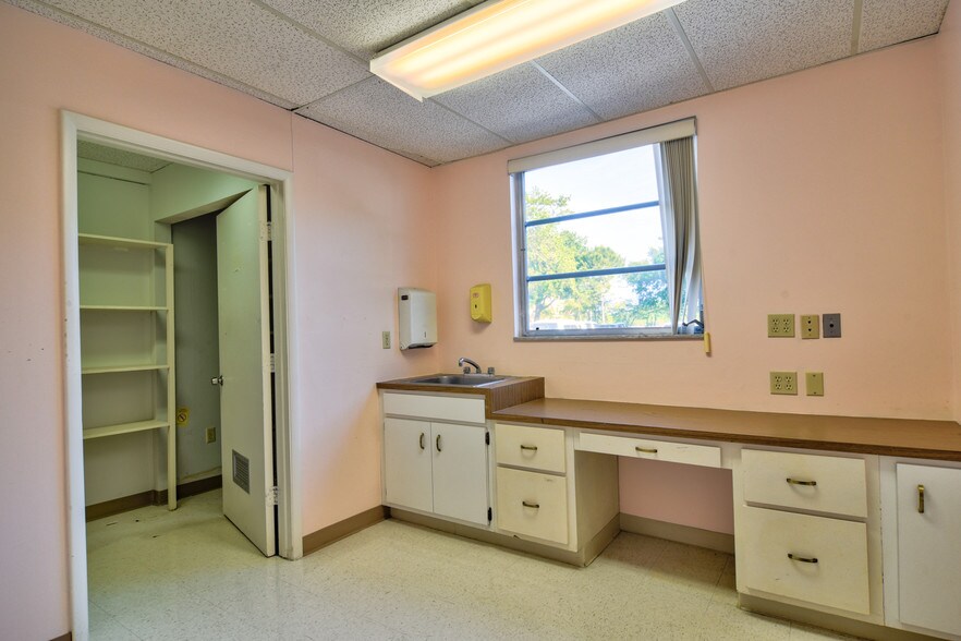 More Photos Of Northside Professional Complex, Saint Petersburg Medical For Lease