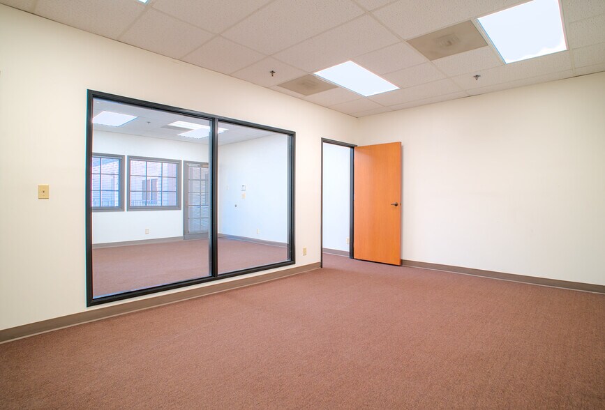 More Photos Of 1611 E 4th St, Santa Ana Loft Creative Space For Lease