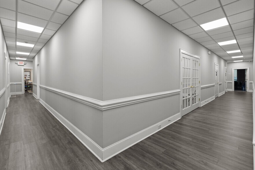 More Photos Of 147 Cedar Pointe Dr, Mooresville Research And Development For Sale