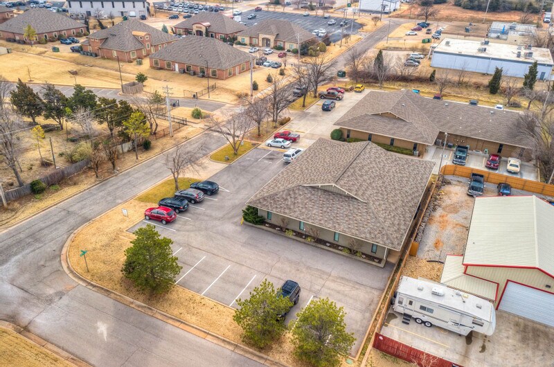 More Photos Of 6909 N Robinson Ave, Oklahoma City Office For Lease