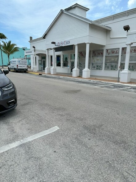 Primary Photo Of 201 Old San Carlos Blvd, Fort Myers Restaurant For Lease