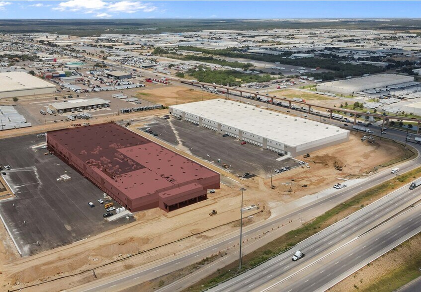 More Photos Of 7842 W Bob Bullock Loop, Laredo Warehouse For Lease