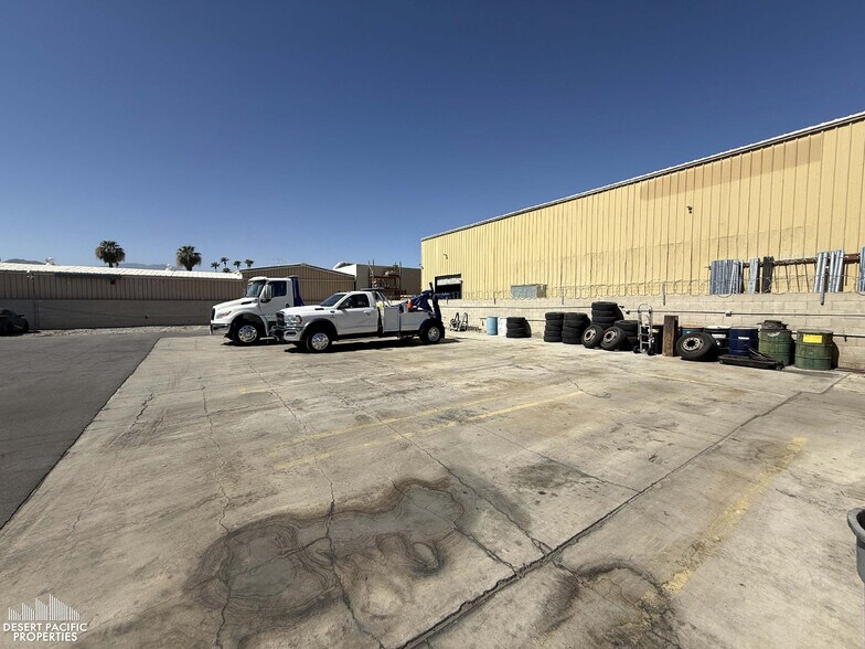 More Photos Of 74883 Velie Way, Palm Desert Service For Lease