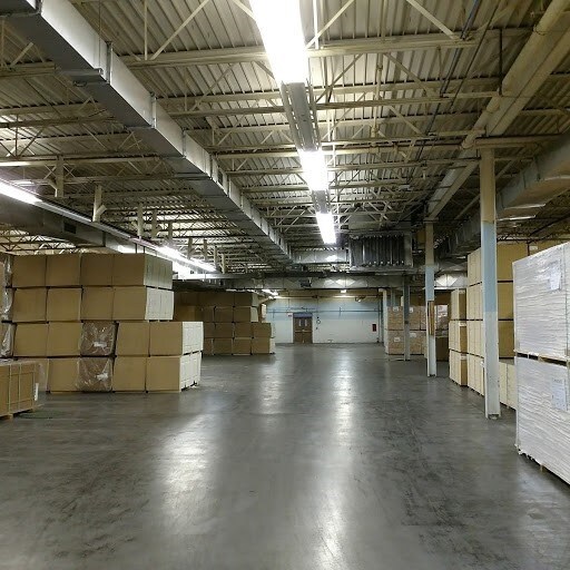 More Photos Of 320 N Hawksbill St, Luray Light Distribution For Lease
