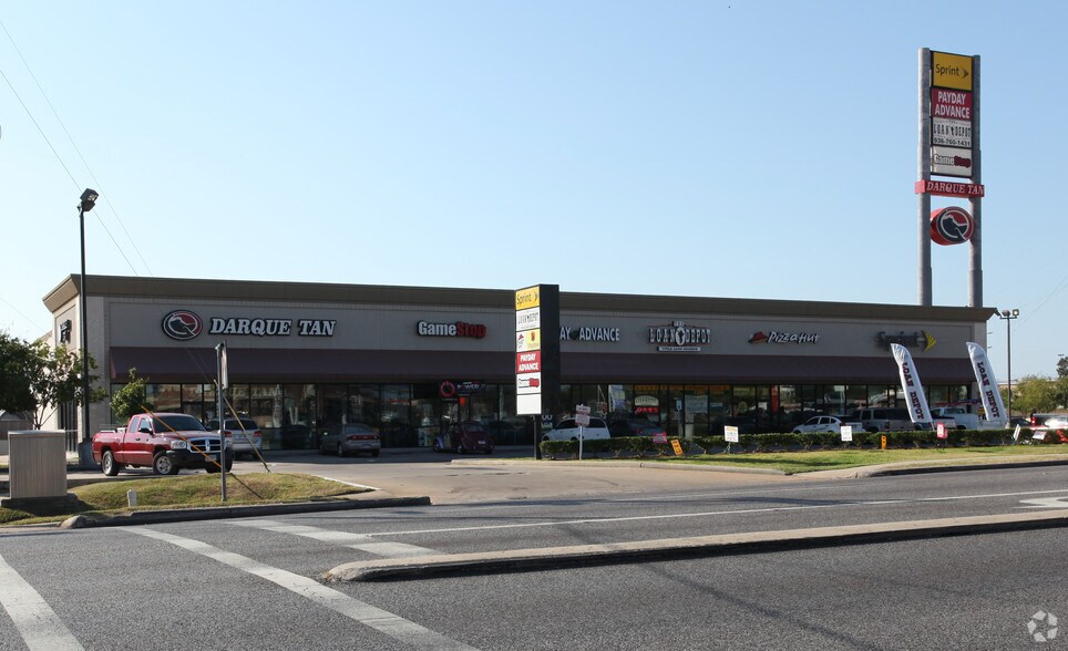 Primary Photo Of 1225-1251 N Loop 336, Conroe Freestanding For Lease