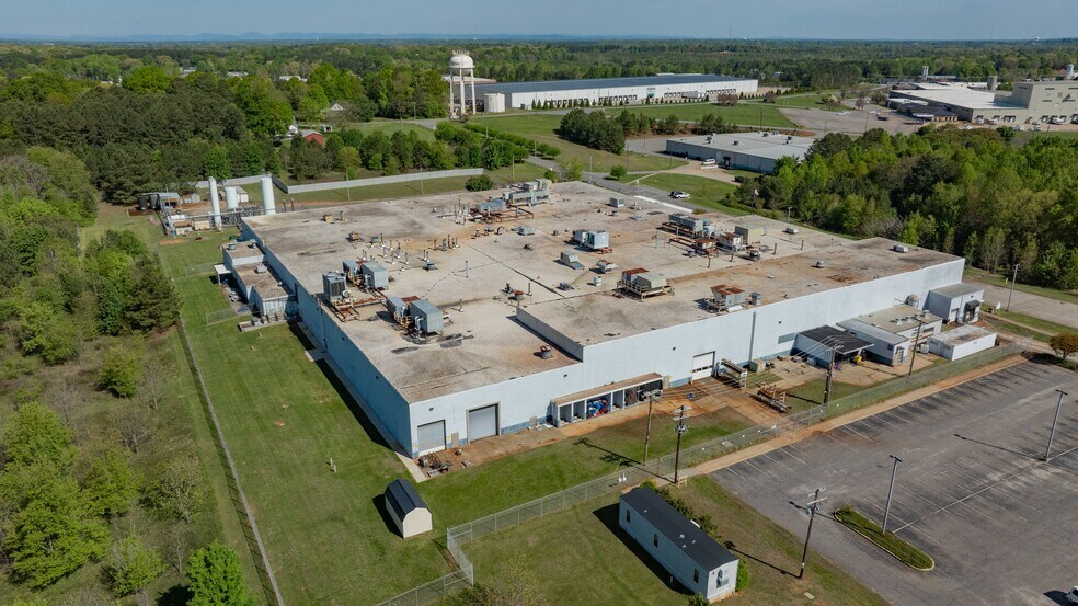 More Photos Of 250 Old Murdock Rd, Troutman Manufacturing For Lease