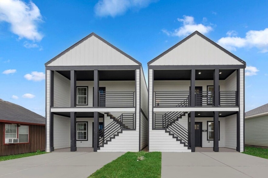 Primary Photo Of 428 Rhode Island st, Houston Apartments For Sale