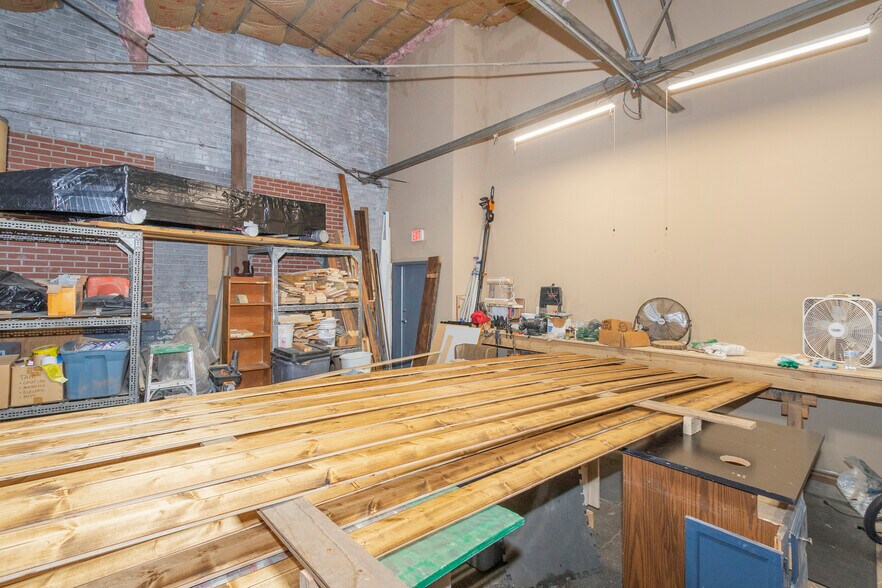 More Photos Of 107 E Orr St, Anderson Specialty For Sale