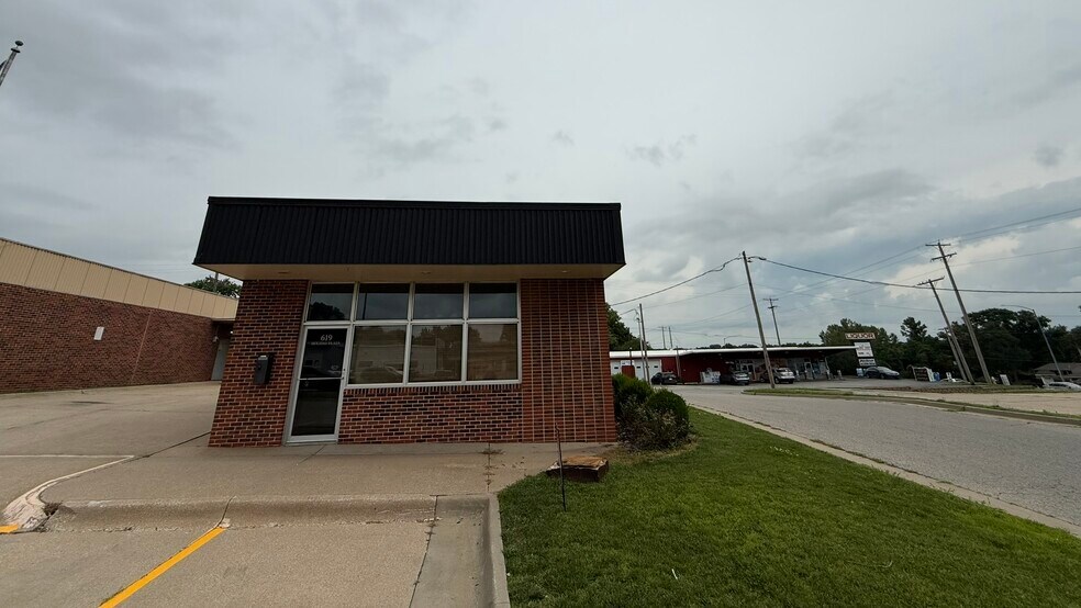 Primary Photo Of 619 Holiday Plz, Lansing Office For Lease