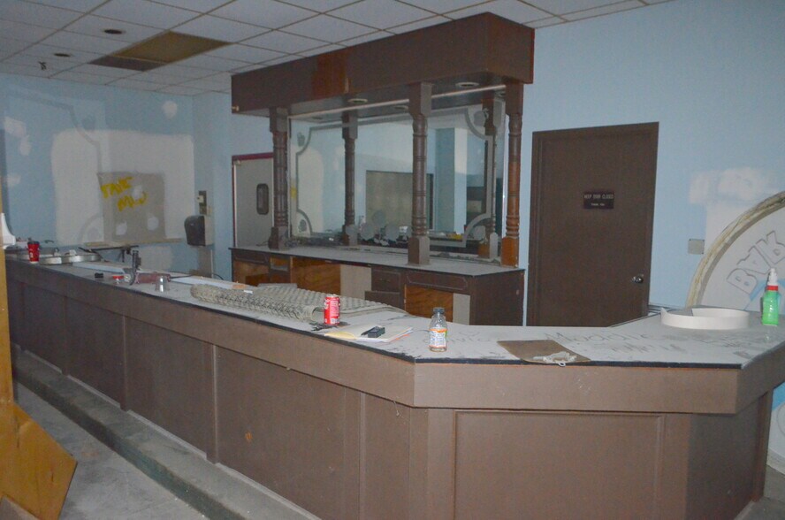 More Photos Of 2010 Stateline Rd W, Southaven Schools For Lease