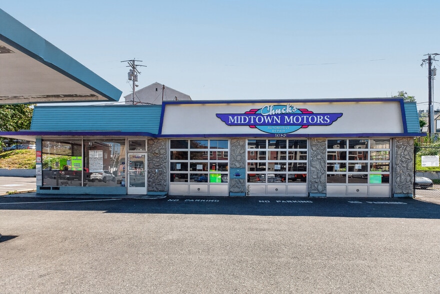 More Photos Of 1058 N State St, Bellingham General Retail For Sale