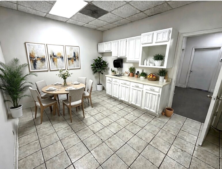 More Photos Of 9572 Kempwood Dr, Houston Light Manufacturing For Sale