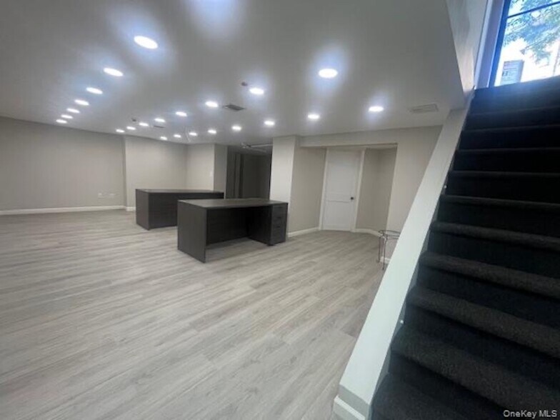 More Photos Of 11628 Myrtle Ave, Richmond Hill Office For Lease