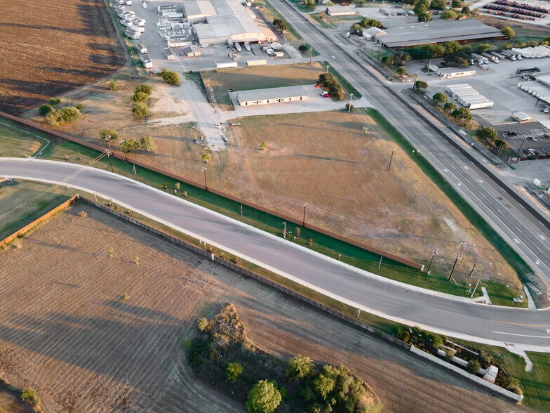 More Photos Of 2331 N Hwy 46, Seguin Light Distribution For Lease