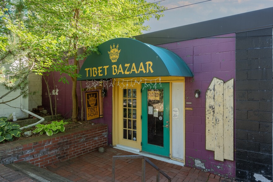 More Photos Of 220 Xenia Ave, Yellow Springs Storefront For Sale