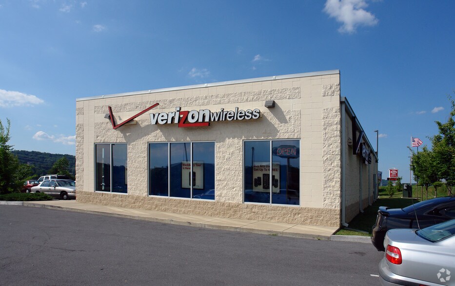 More Photos Of 149 Fitness Way, Johnson City Freestanding For Sale