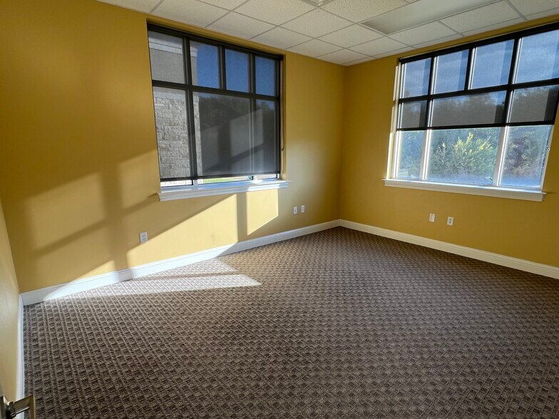 More Photos Of 3900 S Stonebridge Dr, McKinney Office For Lease