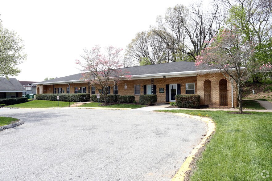 More Photos Of 2-152 Chartley Dr, Reisterstown Unknown For Lease