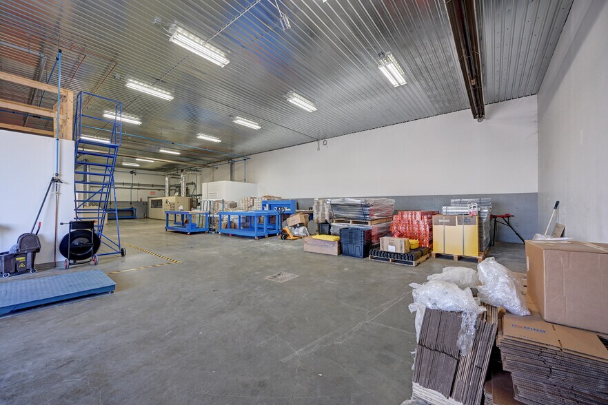 More Photos Of 3055 Rue Tebbutt, Trois-Rivières Industrial For Lease