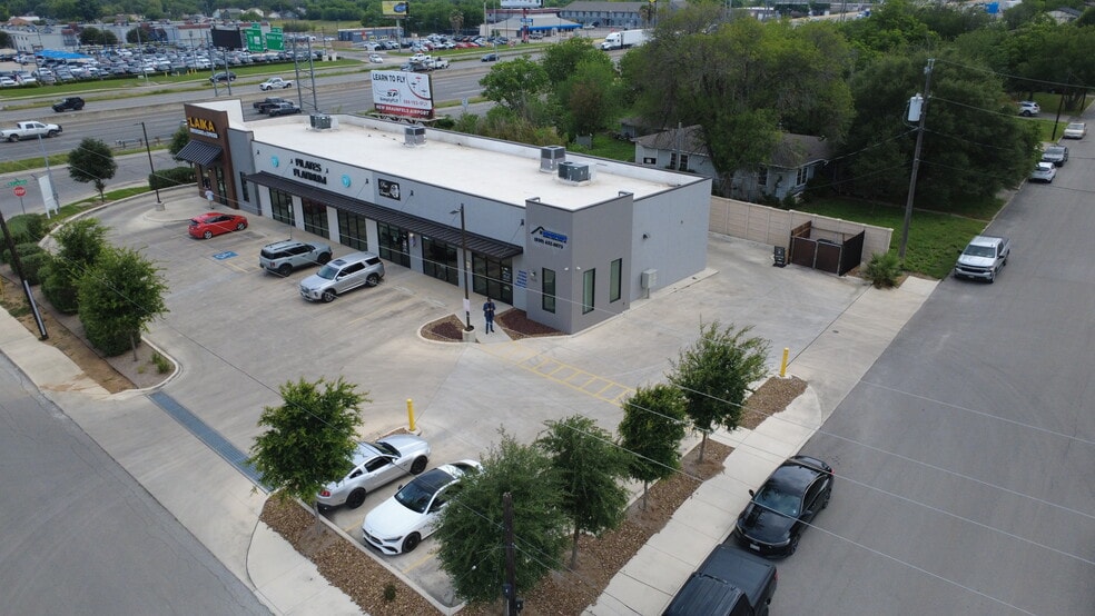 More Photos Of 1430 Unicorn Ave, New Braunfels Storefront For Lease