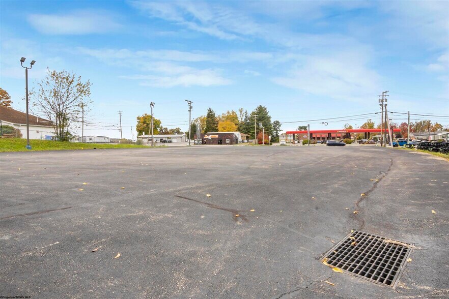 More Photos Of 524 Mileground Rd, Morgantown Auto Dealership For Sale